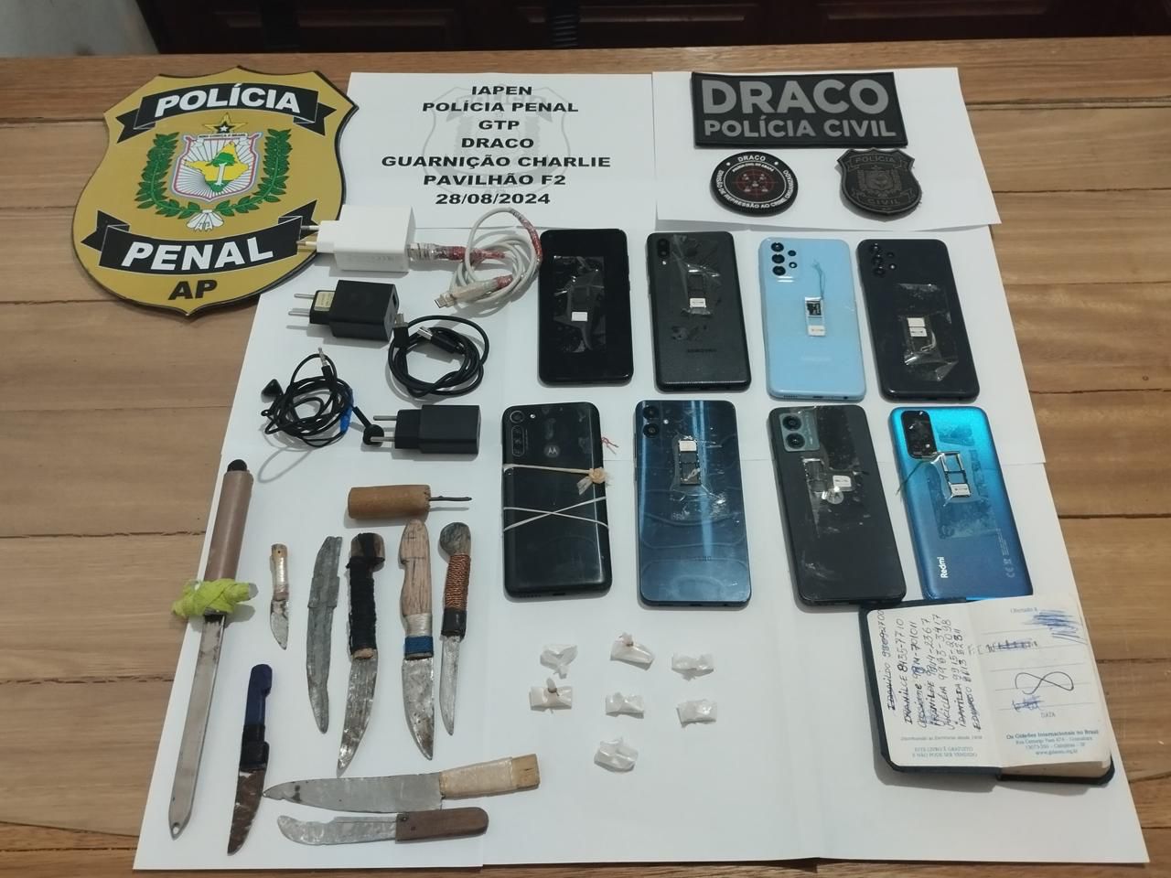 POLÍCIA CIVIL, COM APOIO DA POLÍCIA PENAL, DEFLAGRA OPERAÇÃO EM PAVILHÃO DO IAPEN E APREENDE CELULARES, DROGAS E ARMAS BRANCAS